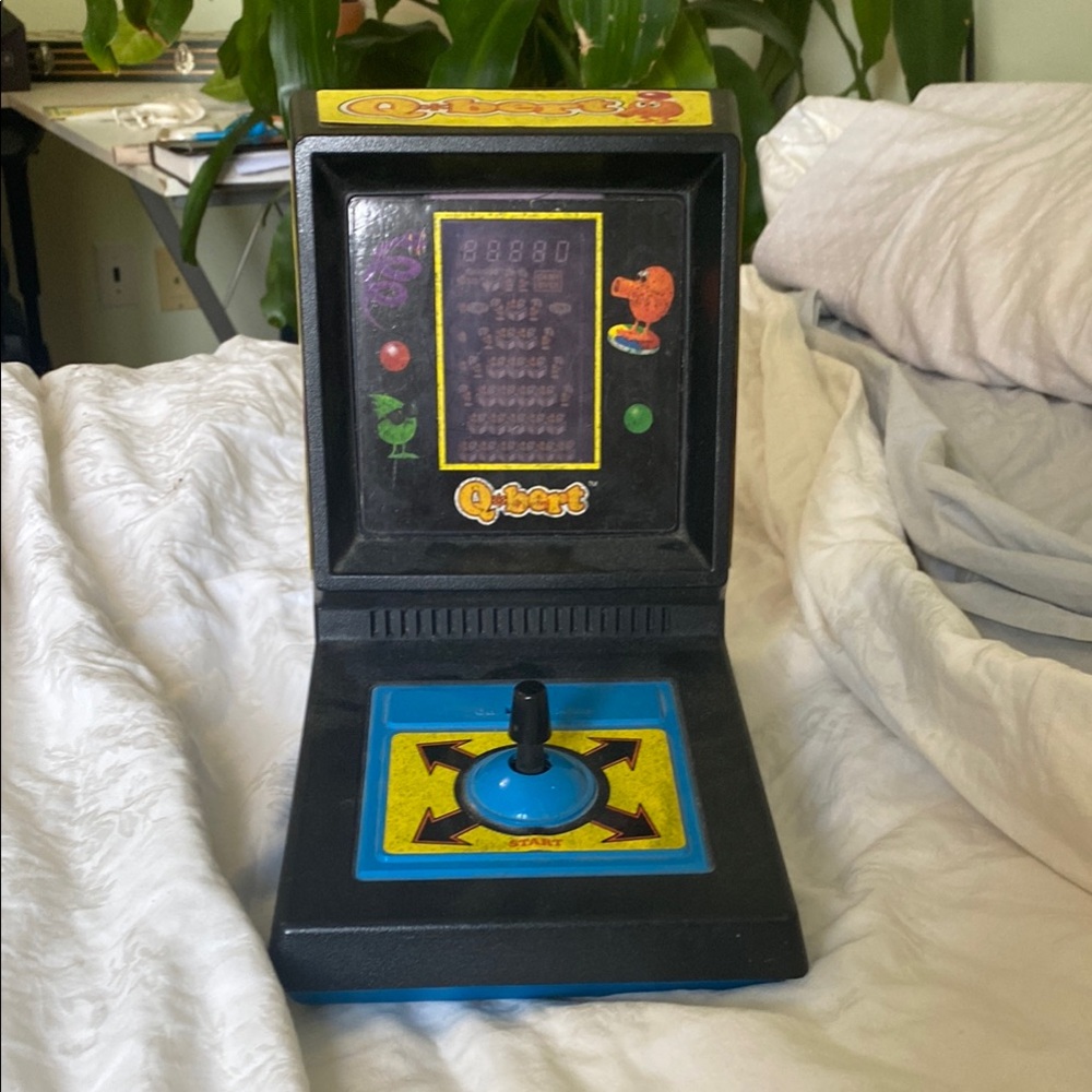 Q*bert 80s retro arcade game